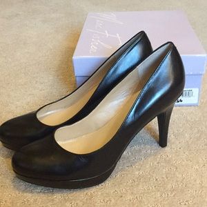 NWT Marc Fisher Sydney leather pumps -size 9
